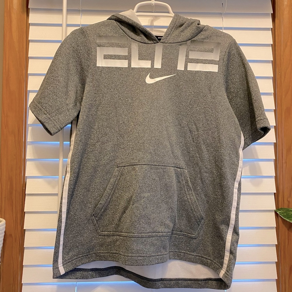 Youth XL Nike Short Sleeved Hoodie